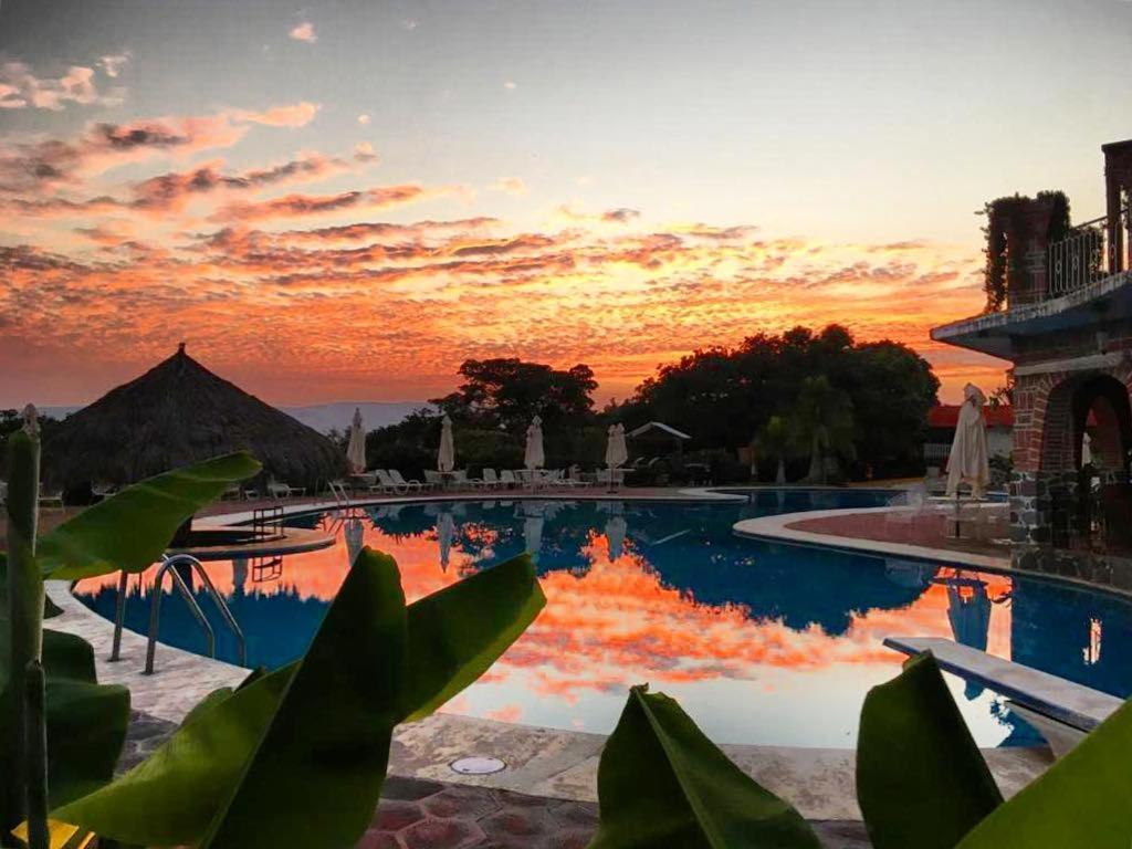 Mama Chuy Hotel & Villas San Juan Cosalá エクステリア 写真