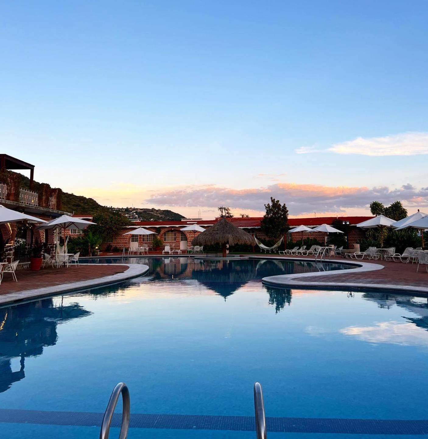 Mama Chuy Hotel & Villas San Juan Cosalá エクステリア 写真
