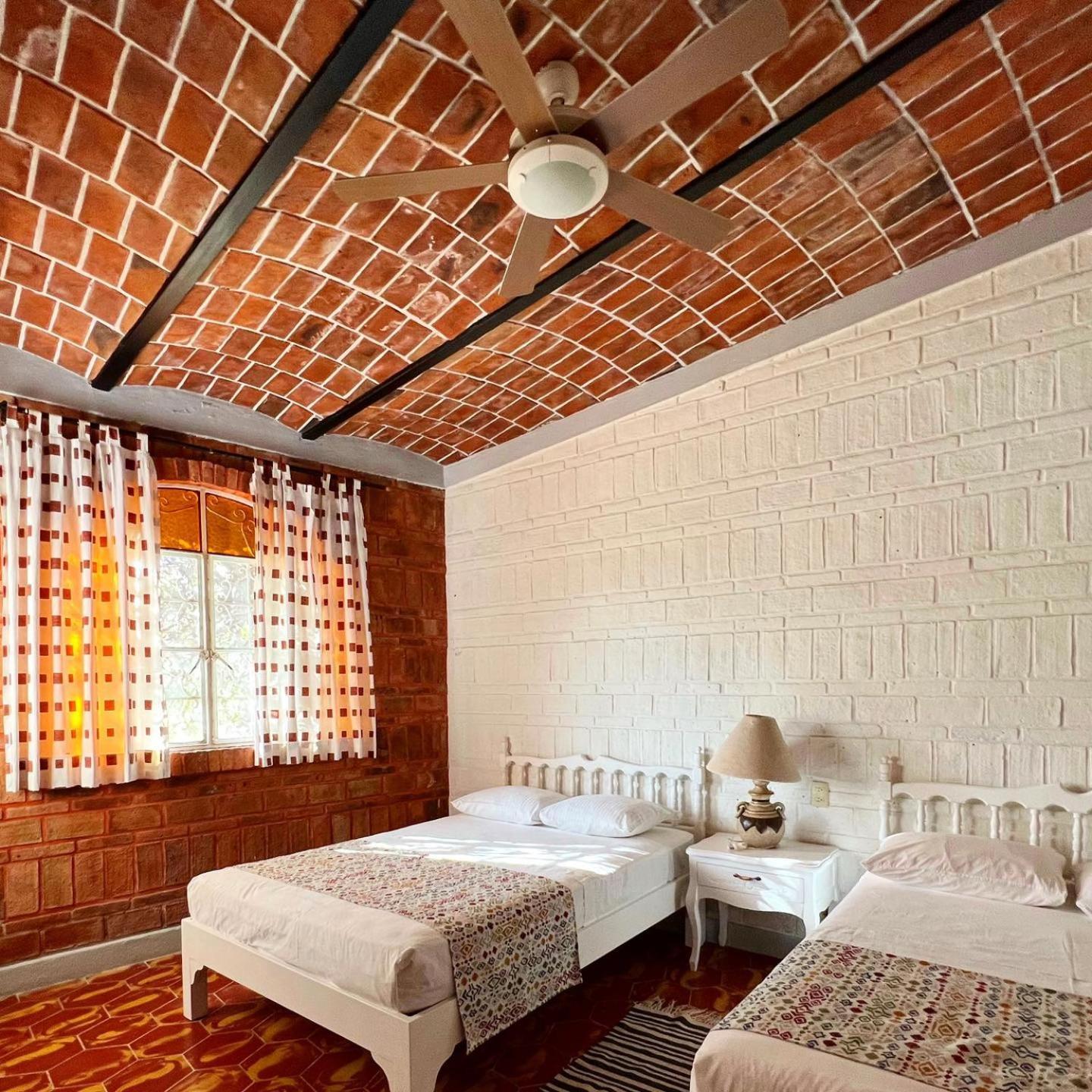 Mama Chuy Hotel & Villas San Juan Cosalá エクステリア 写真