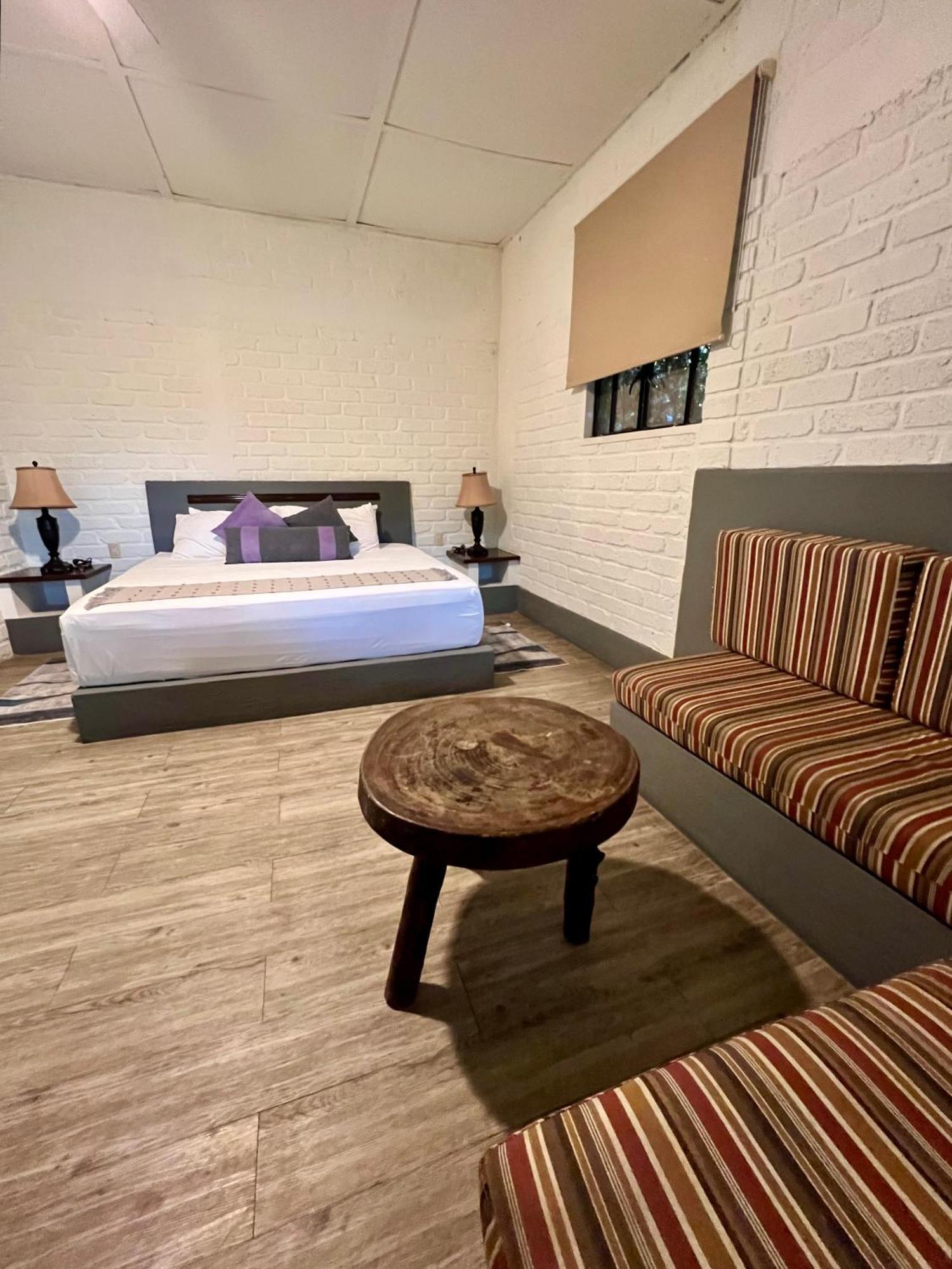 Mama Chuy Hotel & Villas San Juan Cosalá エクステリア 写真